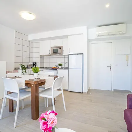 Apart-rent Av Rhode 2º 2007 Apartment Roses
